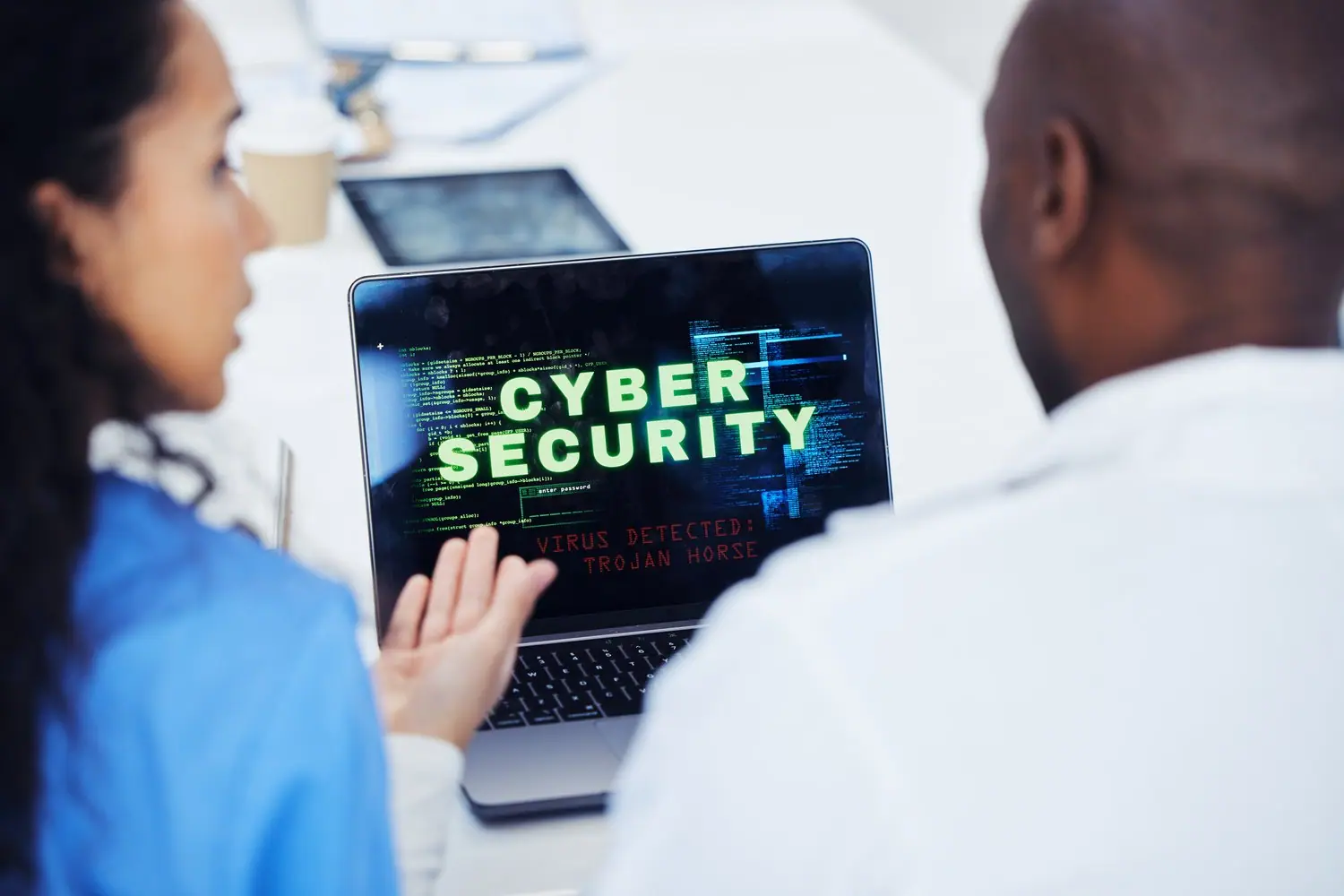 Jak ubezpieczyć biznes przed cyberprzestępstwami - niezbędna ochrona