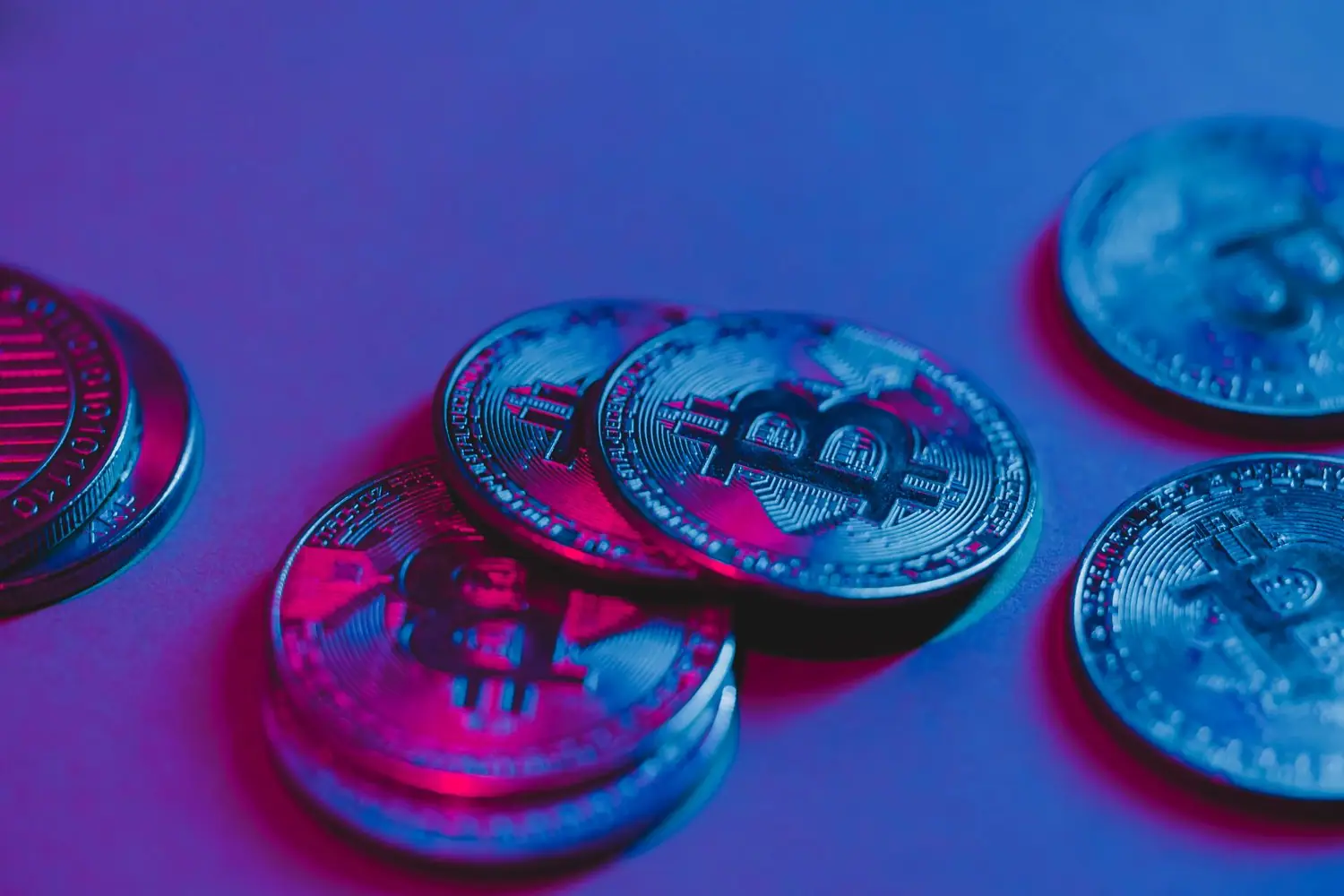 Czym są tokeny i jak różnią się od kryptowalut - podstawy dla początkujących